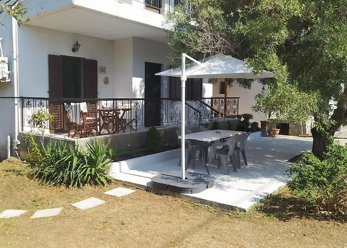 Delightful Holidays In Halkidiki-gabriel, Maria *